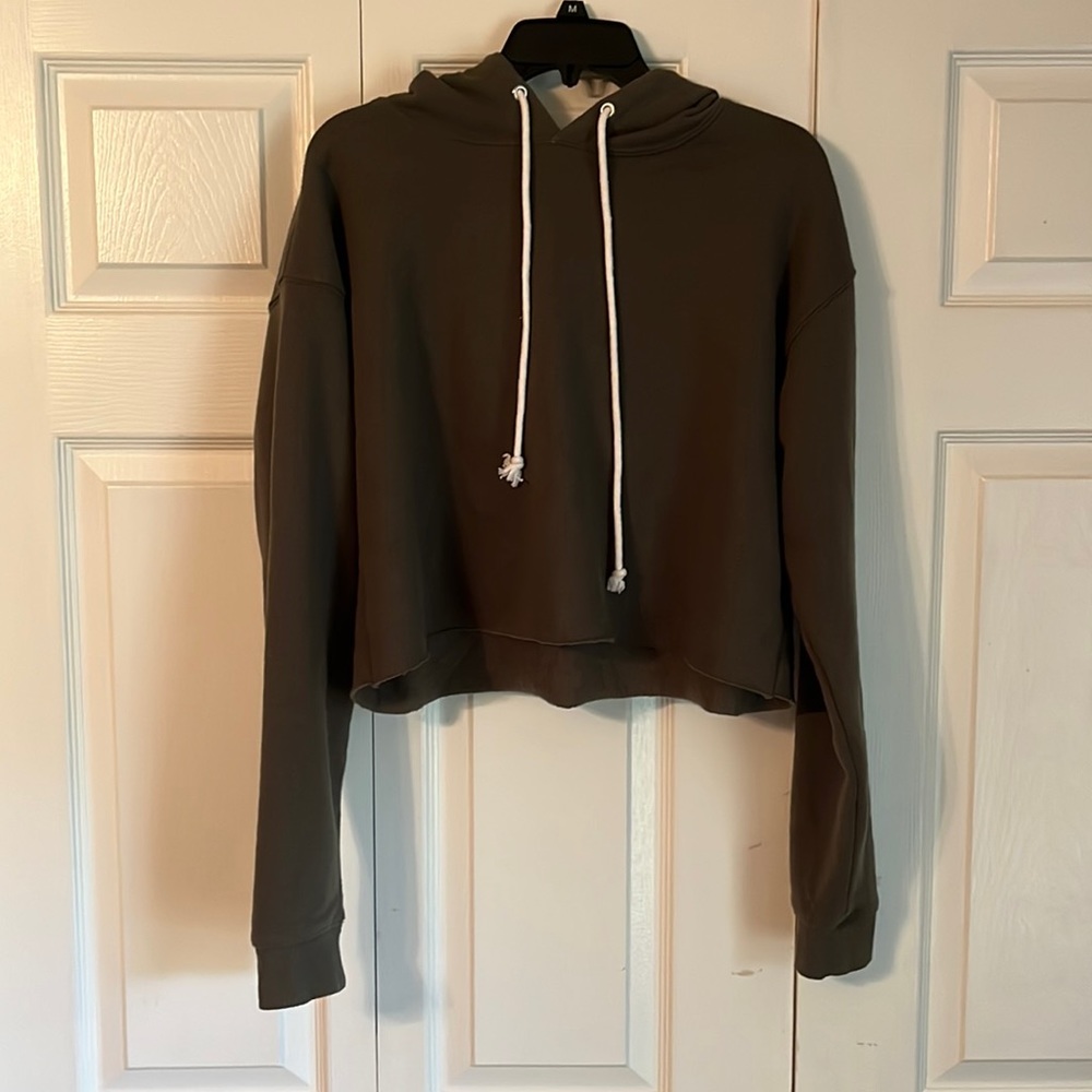 Wild fable army green, cropped hoodie